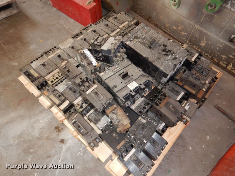 image for item NU9277 Approximately 45 breakers