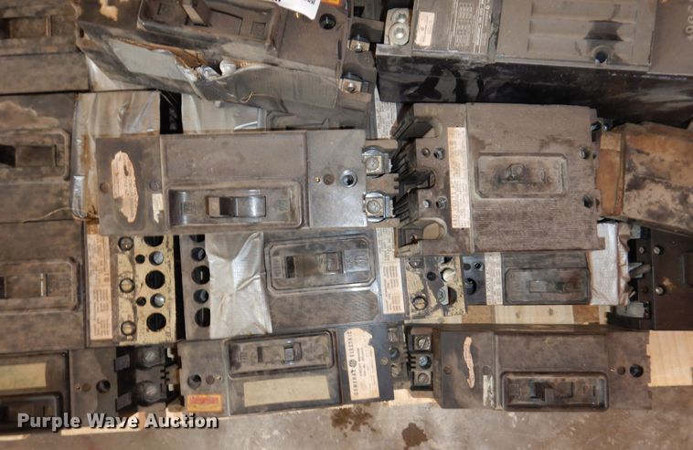 image for item NU9277 Approximately 45 breakers