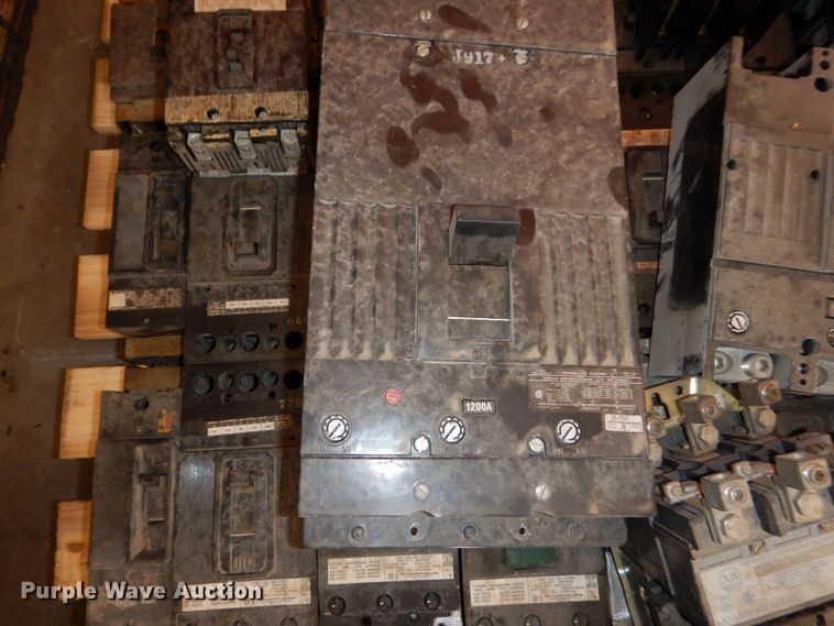 image for item NU9277 Approximately 45 breakers