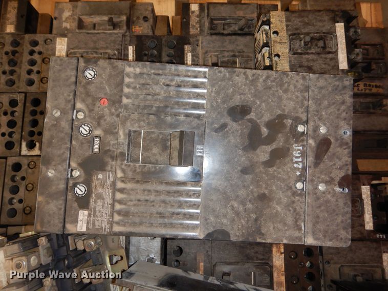 image for item NU9277 Approximately 45 breakers