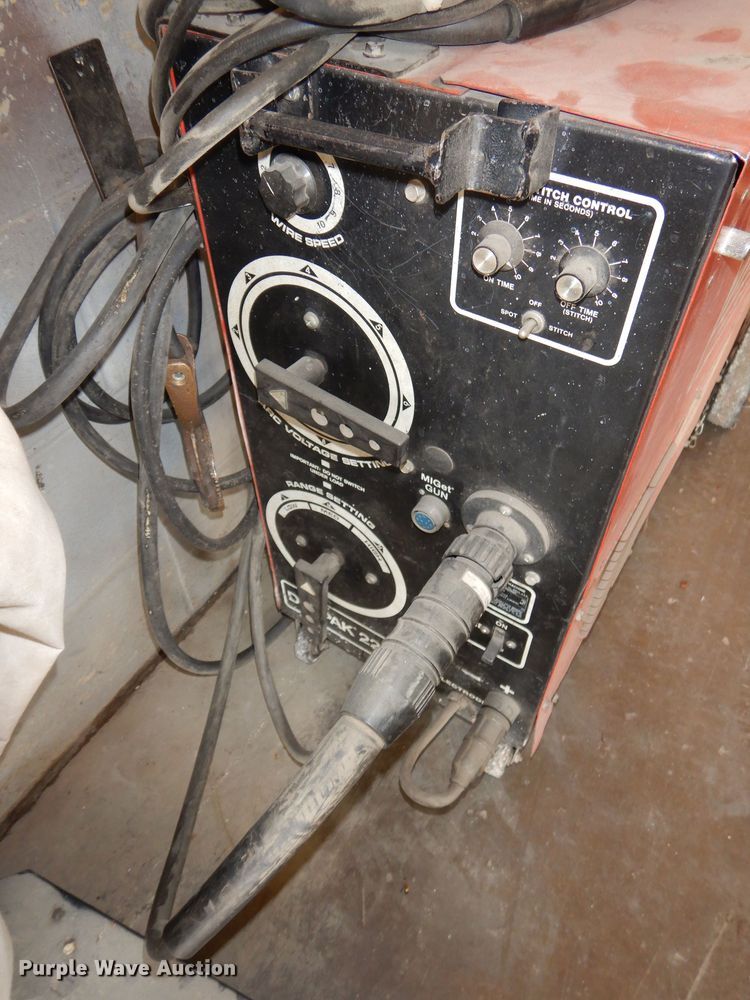 image for item NU9285 Airco DIP-PAK 225 welder