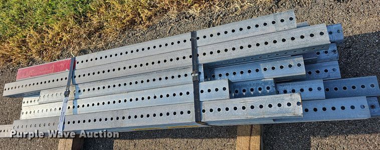 image for item NU9295 (20) sign posts