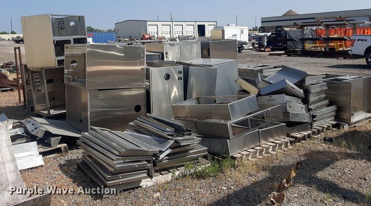 image for item OF9411 Approximately 18 stainless steel cabinets