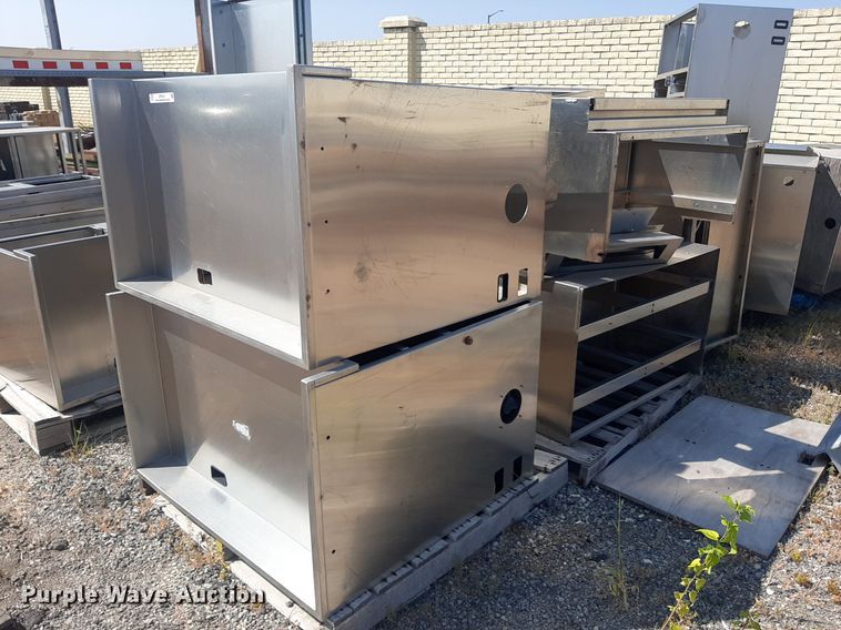 image for item OF9411 Approximately 18 stainless steel cabinets