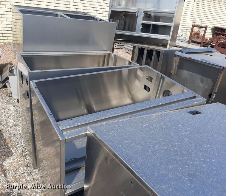 image for item OF9411 Approximately 18 stainless steel cabinets