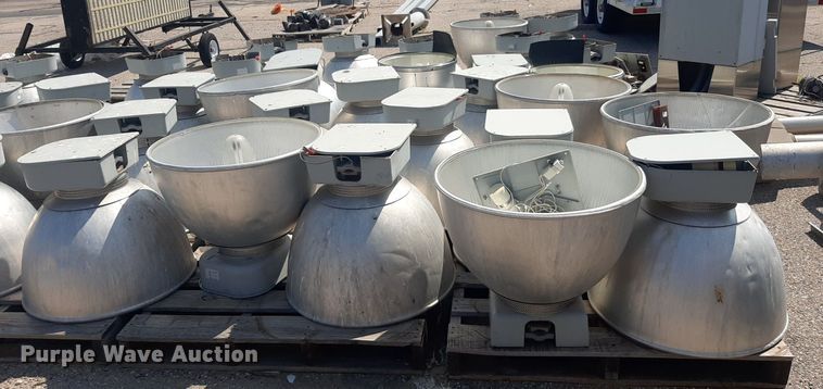 image for item OF9413 Approximately 40 light fixtures