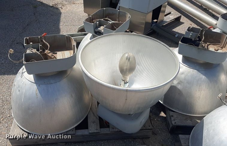 image for item OF9413 Approximately 40 light fixtures