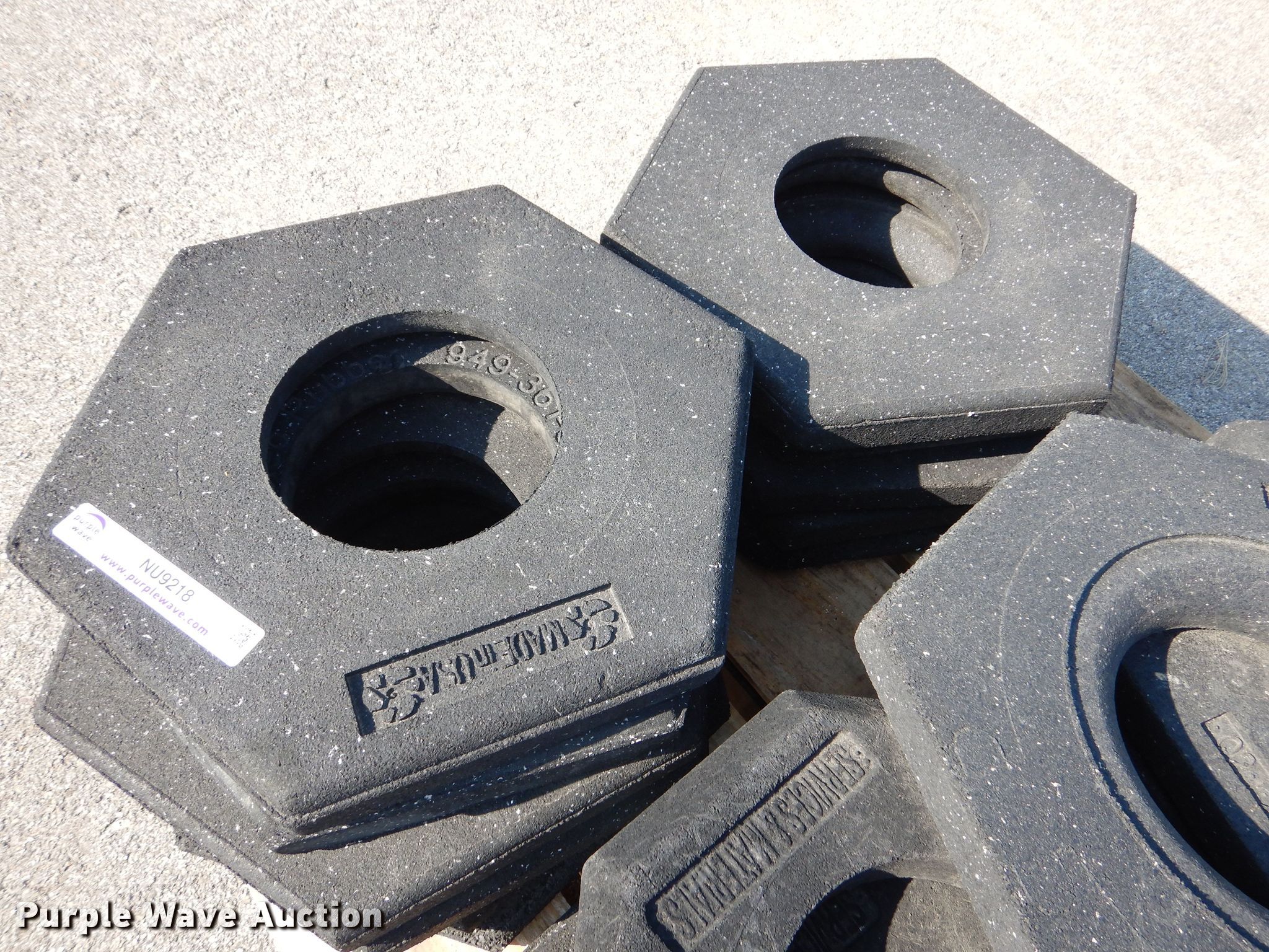 Approximately 22 traffic cone weights in Topeka, KS Item NU9218 for