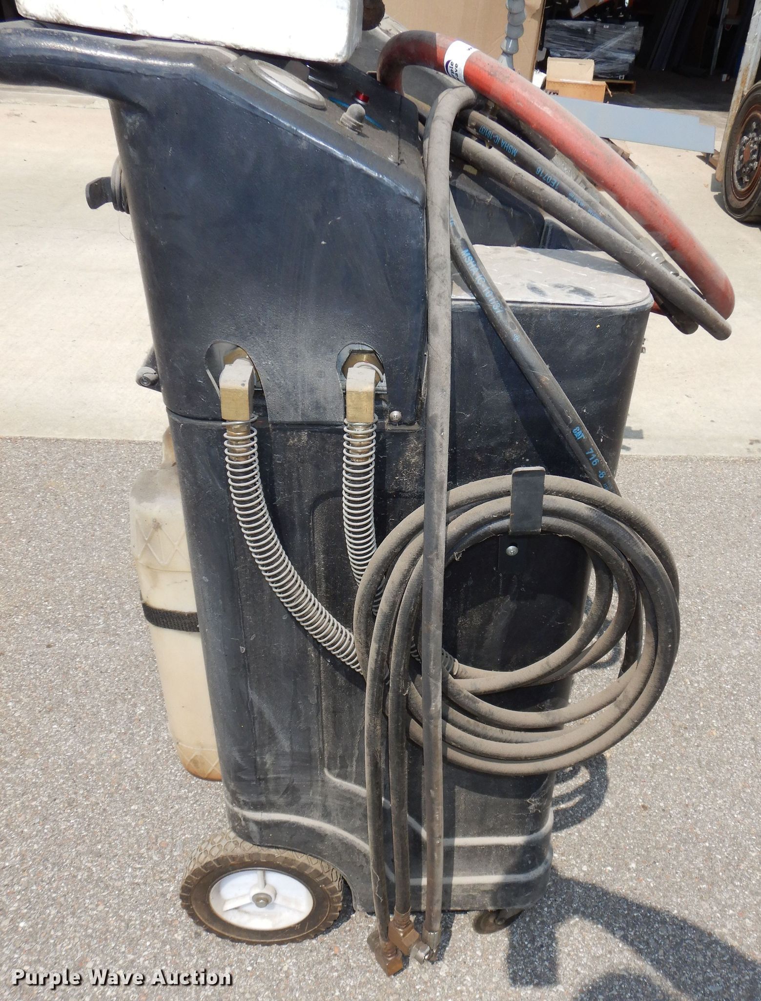 (2) Wynns transmission flush machines in Topeka, KS Item NU9272 sold