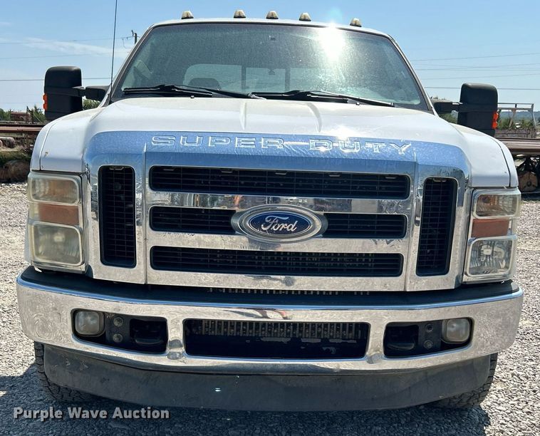 image for item DJ6309 2008 Ford F350 Super Duty XLT  Crew Cab pickup truck