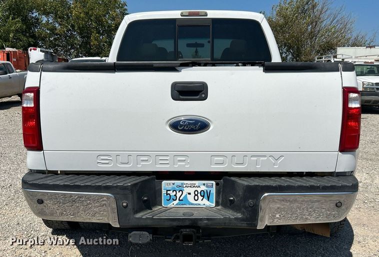 image for item DJ6309 2008 Ford F350 Super Duty XLT  Crew Cab pickup truck