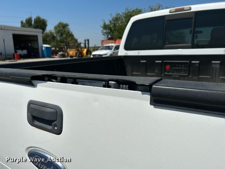 image for item DJ6309 2008 Ford F350 Super Duty XLT  Crew Cab pickup truck