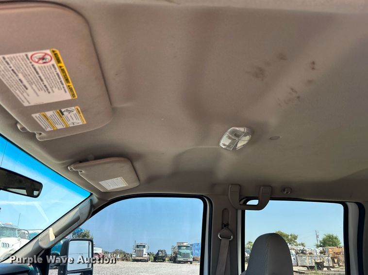 image for item DJ6309 2008 Ford F350 Super Duty XLT  Crew Cab pickup truck