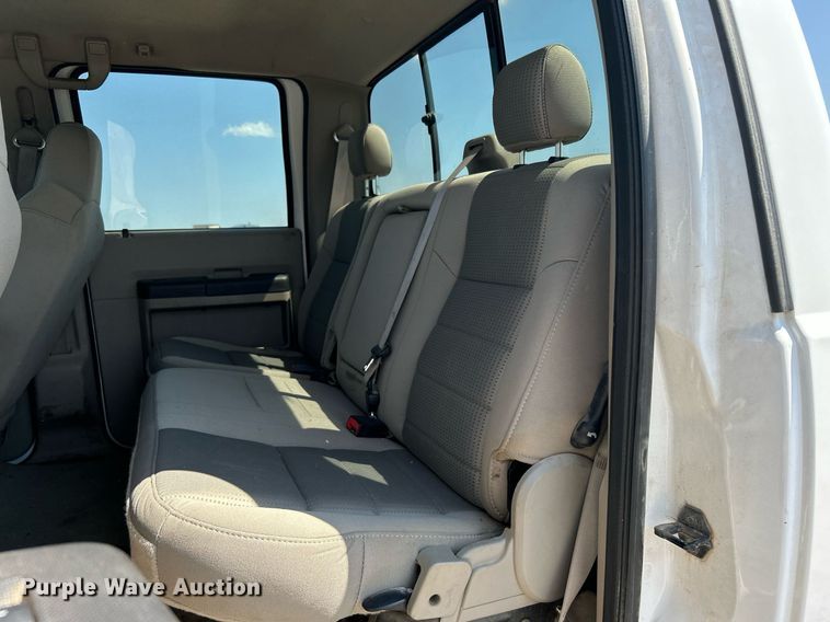 image for item DJ6309 2008 Ford F350 Super Duty XLT  Crew Cab pickup truck