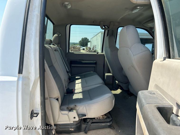 image for item DJ6309 2008 Ford F350 Super Duty XLT  Crew Cab pickup truck