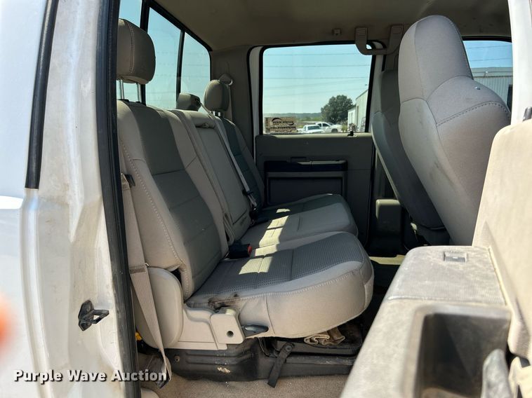 image for item DJ6309 2008 Ford F350 Super Duty XLT  Crew Cab pickup truck