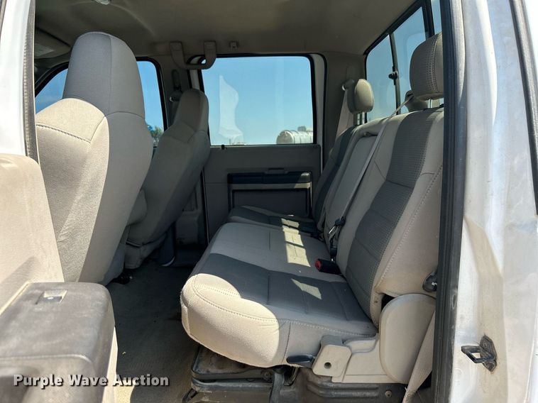 image for item DJ6309 2008 Ford F350 Super Duty XLT  Crew Cab pickup truck