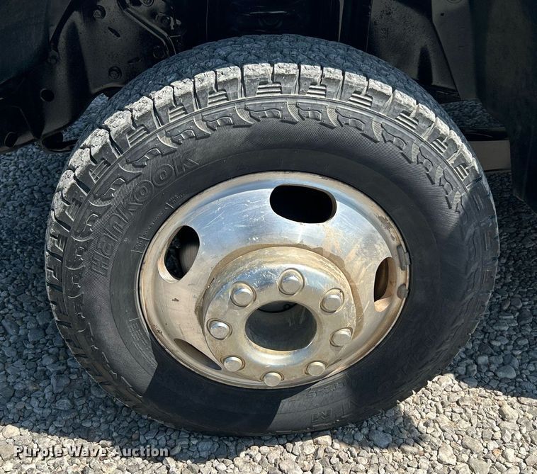 image for item DJ6309 2008 Ford F350 Super Duty XLT  Crew Cab pickup truck