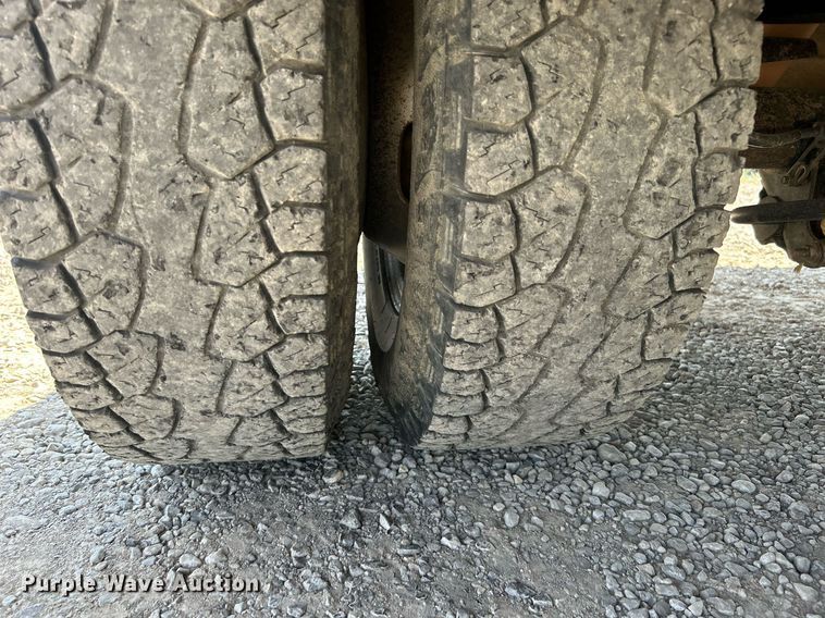 image for item DJ6309 2008 Ford F350 Super Duty XLT  Crew Cab pickup truck