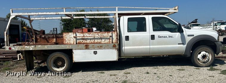 image for item DJ6312 2005 Ford F450 Super Duty  Crew Cab flatbed truck