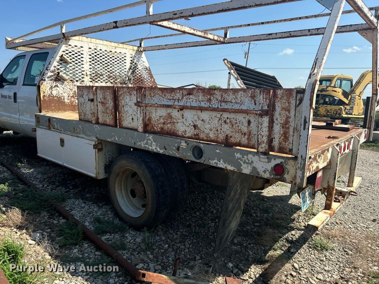image for item DJ6312 2005 Ford F450 Super Duty  Crew Cab flatbed truck