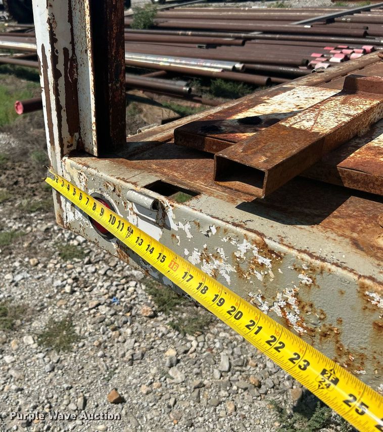 image for item DJ6312 2005 Ford F450 Super Duty  Crew Cab flatbed truck