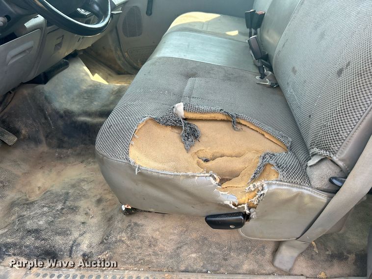 image for item DJ6312 2005 Ford F450 Super Duty  Crew Cab flatbed truck