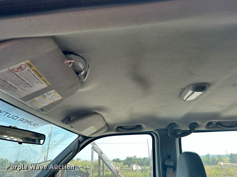 image for item DJ6312 2005 Ford F450 Super Duty  Crew Cab flatbed truck