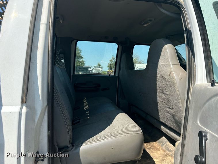 image for item DJ6312 2005 Ford F450 Super Duty  Crew Cab flatbed truck