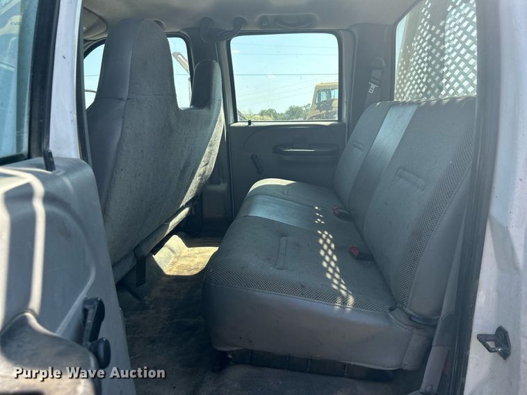 image for item DJ6312 2005 Ford F450 Super Duty  Crew Cab flatbed truck