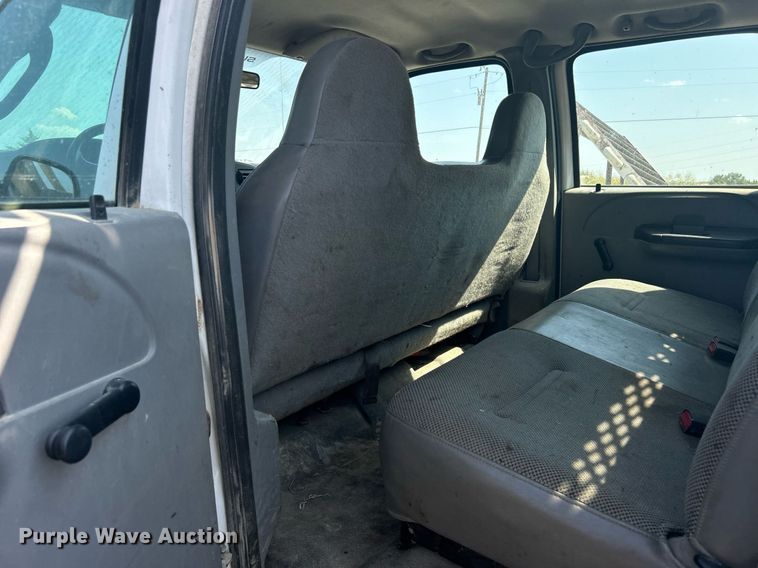 image for item DJ6312 2005 Ford F450 Super Duty  Crew Cab flatbed truck