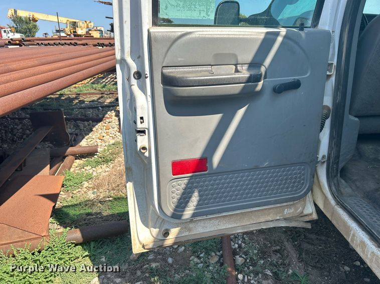 image for item DJ6312 2005 Ford F450 Super Duty  Crew Cab flatbed truck