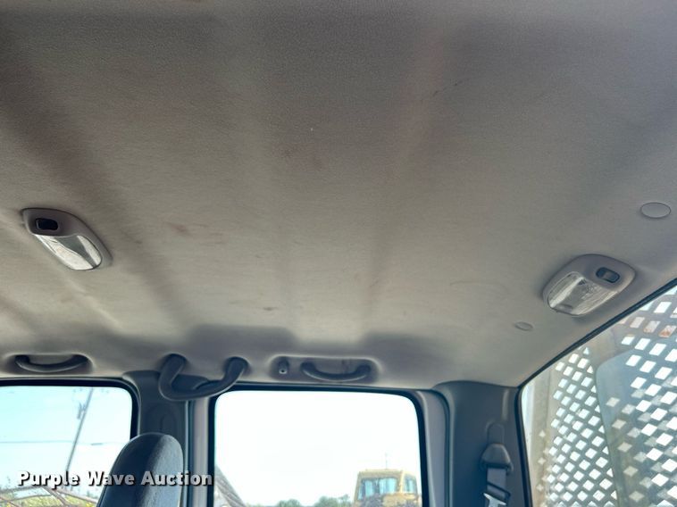 image for item DJ6312 2005 Ford F450 Super Duty  Crew Cab flatbed truck