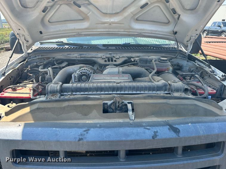 image for item DJ6312 2005 Ford F450 Super Duty  Crew Cab flatbed truck