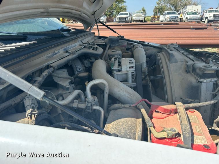 image for item DJ6312 2005 Ford F450 Super Duty  Crew Cab flatbed truck