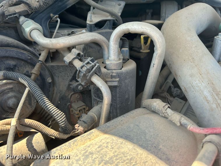 image for item DJ6312 2005 Ford F450 Super Duty  Crew Cab flatbed truck