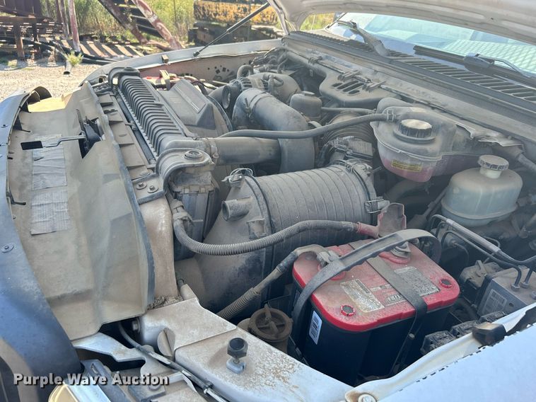 image for item DJ6312 2005 Ford F450 Super Duty  Crew Cab flatbed truck