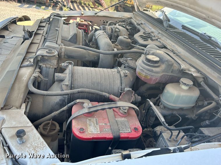 image for item DJ6312 2005 Ford F450 Super Duty  Crew Cab flatbed truck