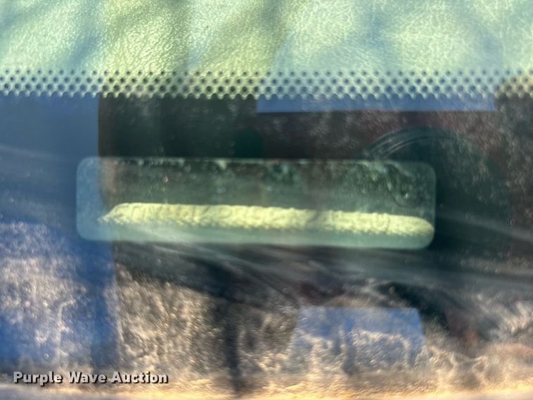 image for item DJ6312 2005 Ford F450 Super Duty  Crew Cab flatbed truck