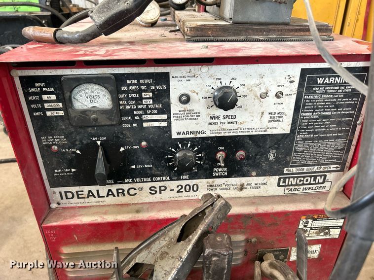 image for item DJ6324 Lincoln Idealarc SP-200  welder