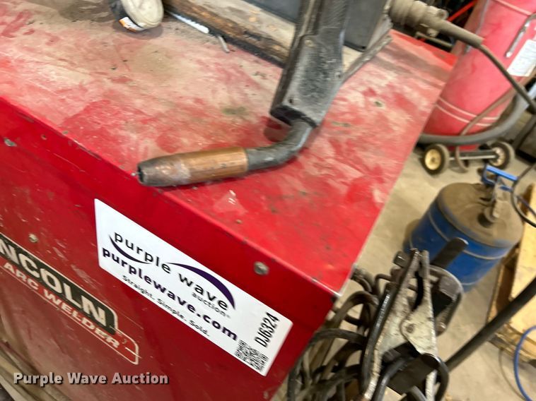 image for item DJ6324 Lincoln Idealarc SP-200  welder