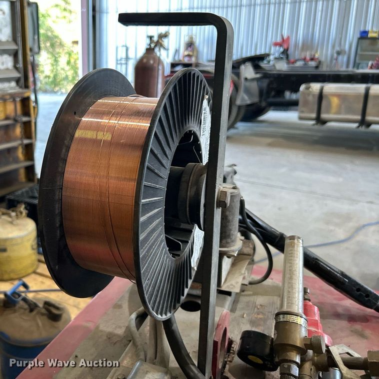 image for item DJ6324 Lincoln Idealarc SP-200  welder