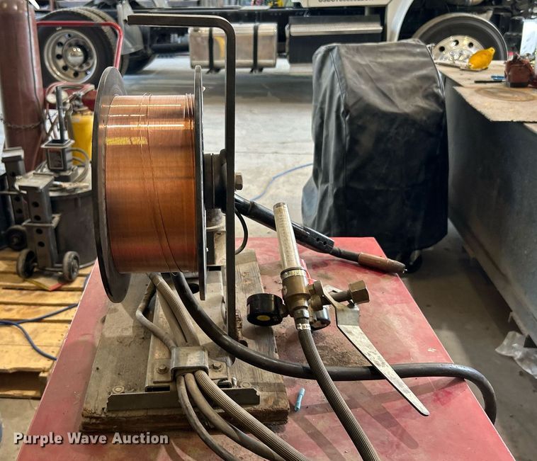 image for item DJ6324 Lincoln Idealarc SP-200  welder