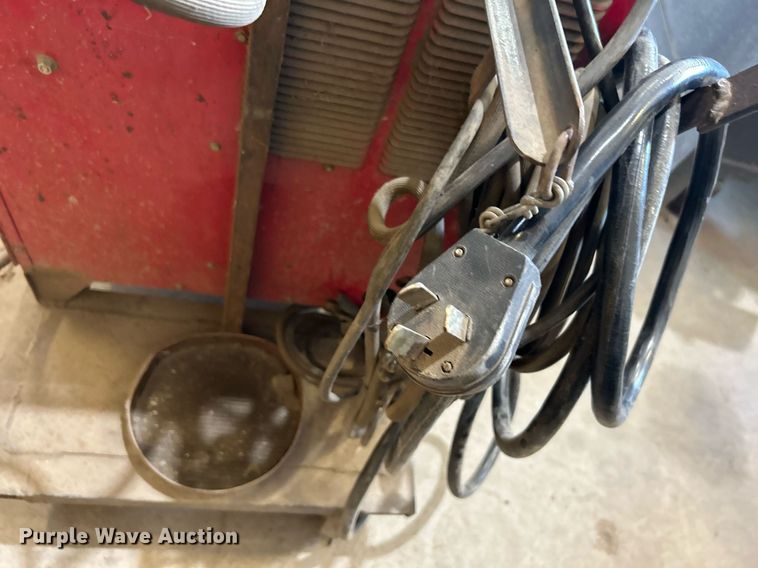 image for item DJ6324 Lincoln Idealarc SP-200  welder