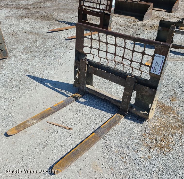 Skid steer forks in Kansas City, MO Item DK4074 for sale Purple Wave