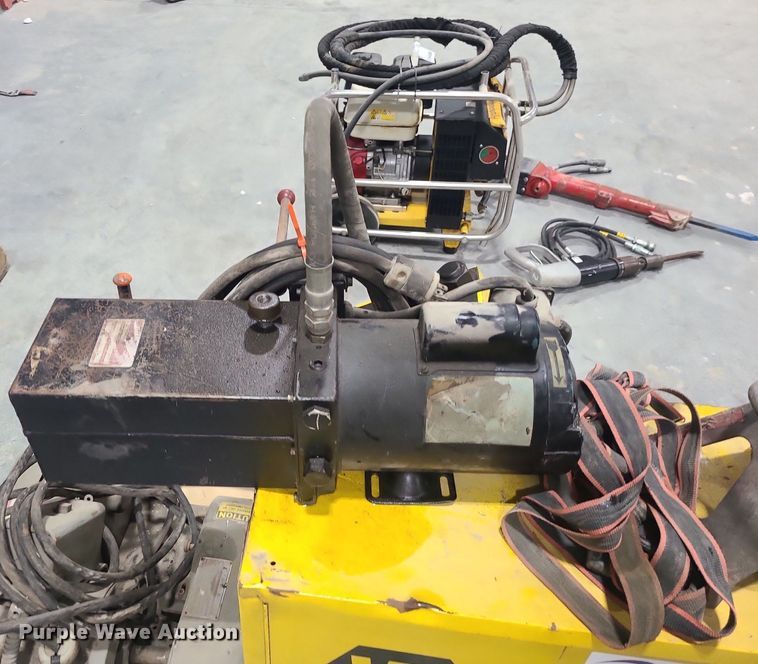 image for item DK4087 Weatherhead Coll-O-Crimp II  hydraulic hose machine