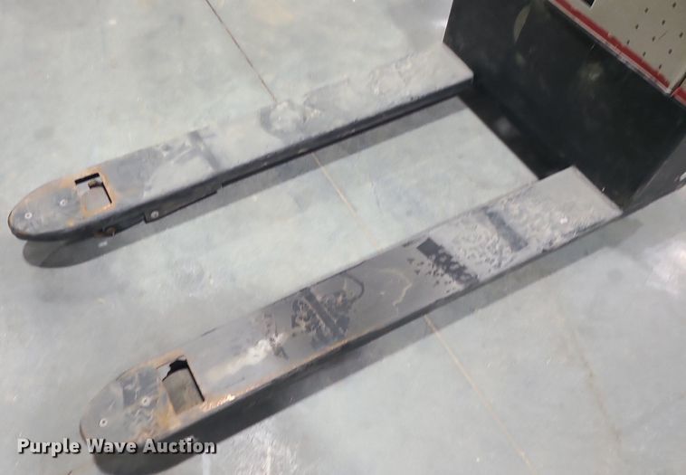 image for item DK4088 G941 WP 17-30  pallet jack