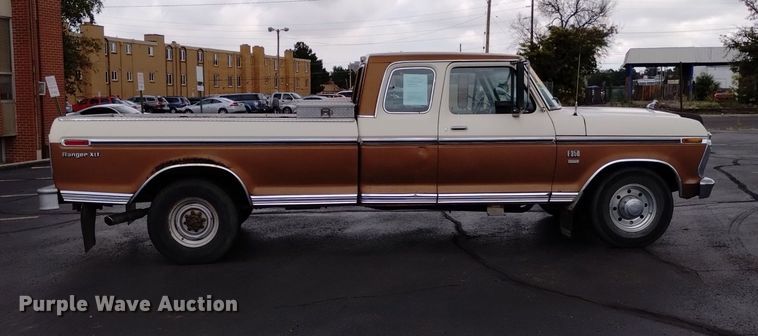 image for item DK8765 1975 Ford F350 Ranger XLT  SuperCab pickup truck