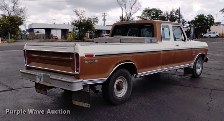 image for item DK8765 1975 Ford F350 Ranger XLT  SuperCab pickup truck