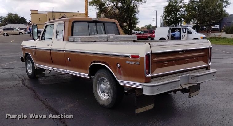 image for item DK8765 1975 Ford F350 Ranger XLT  SuperCab pickup truck